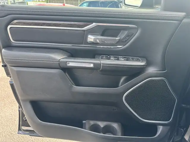 Dodge RAM LKW Quad Cab Laramie V8 6-SITZER Ansicht 11