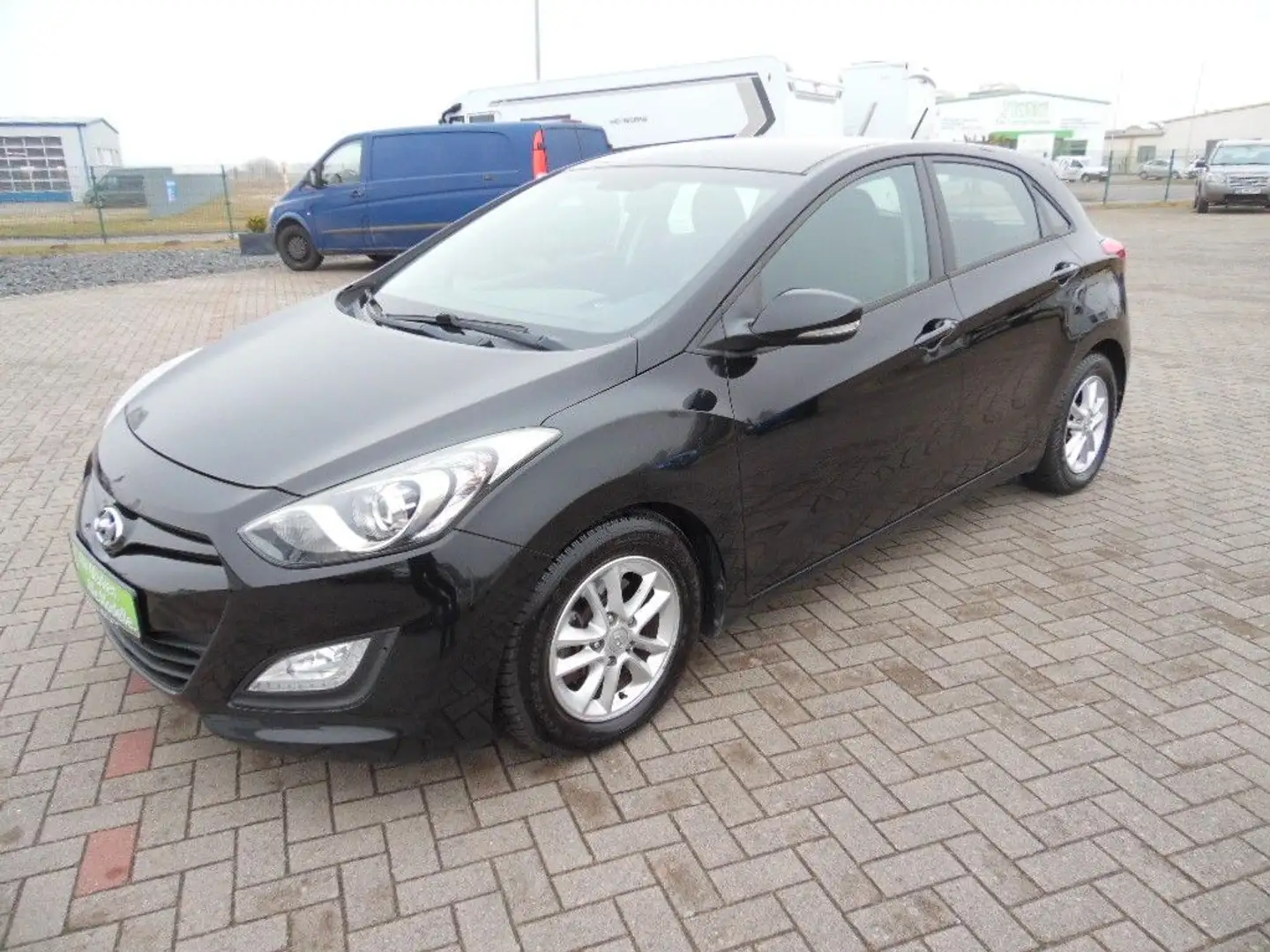 Hyundai i30 1.6 CRDi 81kW Trend Schwarz - 2