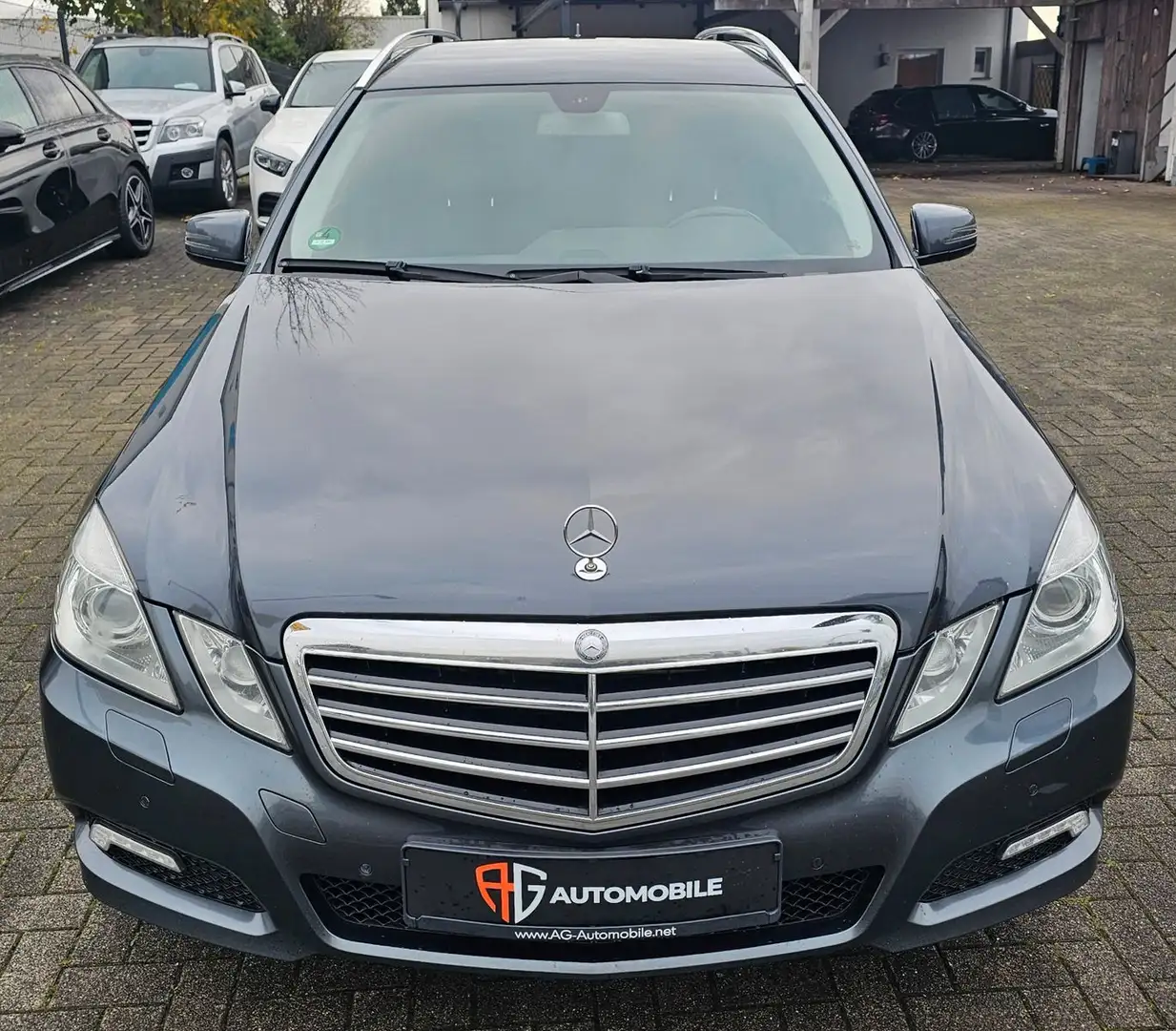 Mercedes-Benz E 300 CDI BlueEffic"AHK Gris - 2