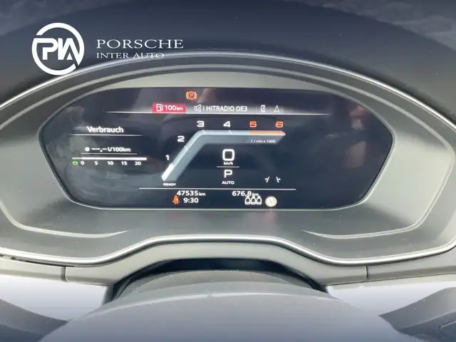 Audi Q5 view 11