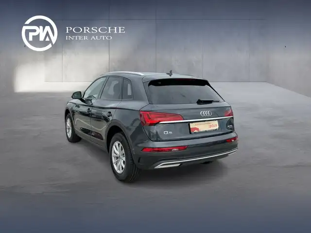 Audi Q5 view 3