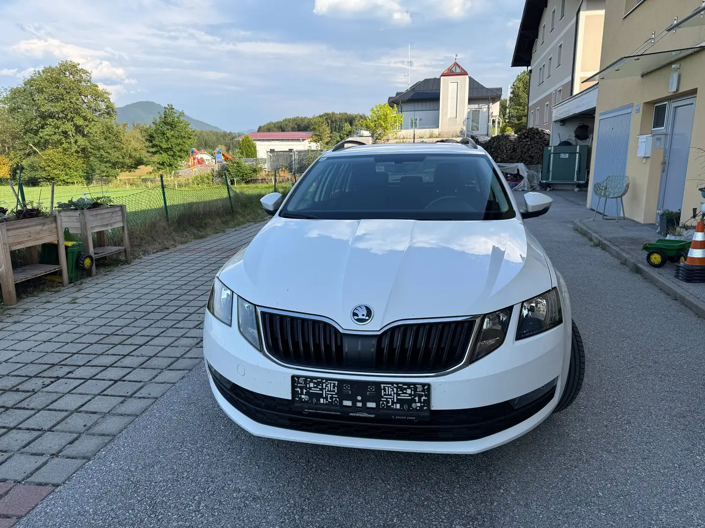 Skoda Octavia Allrad Combi Ambition 1.6 TDI - 116 PS, ÖAMTC-geprüft Weiß - 2