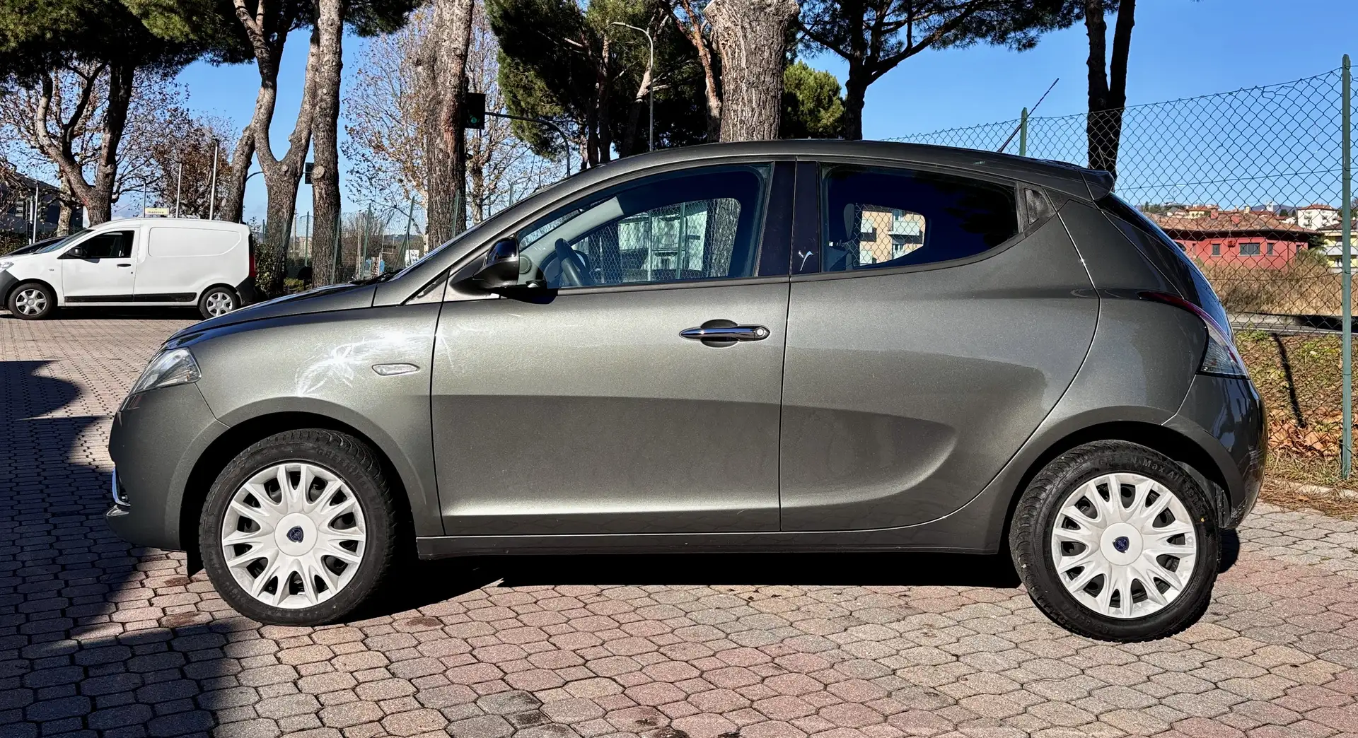 Lancia Ypsilon Ypsilon III 1.3 mjt Gold Grigio - 2