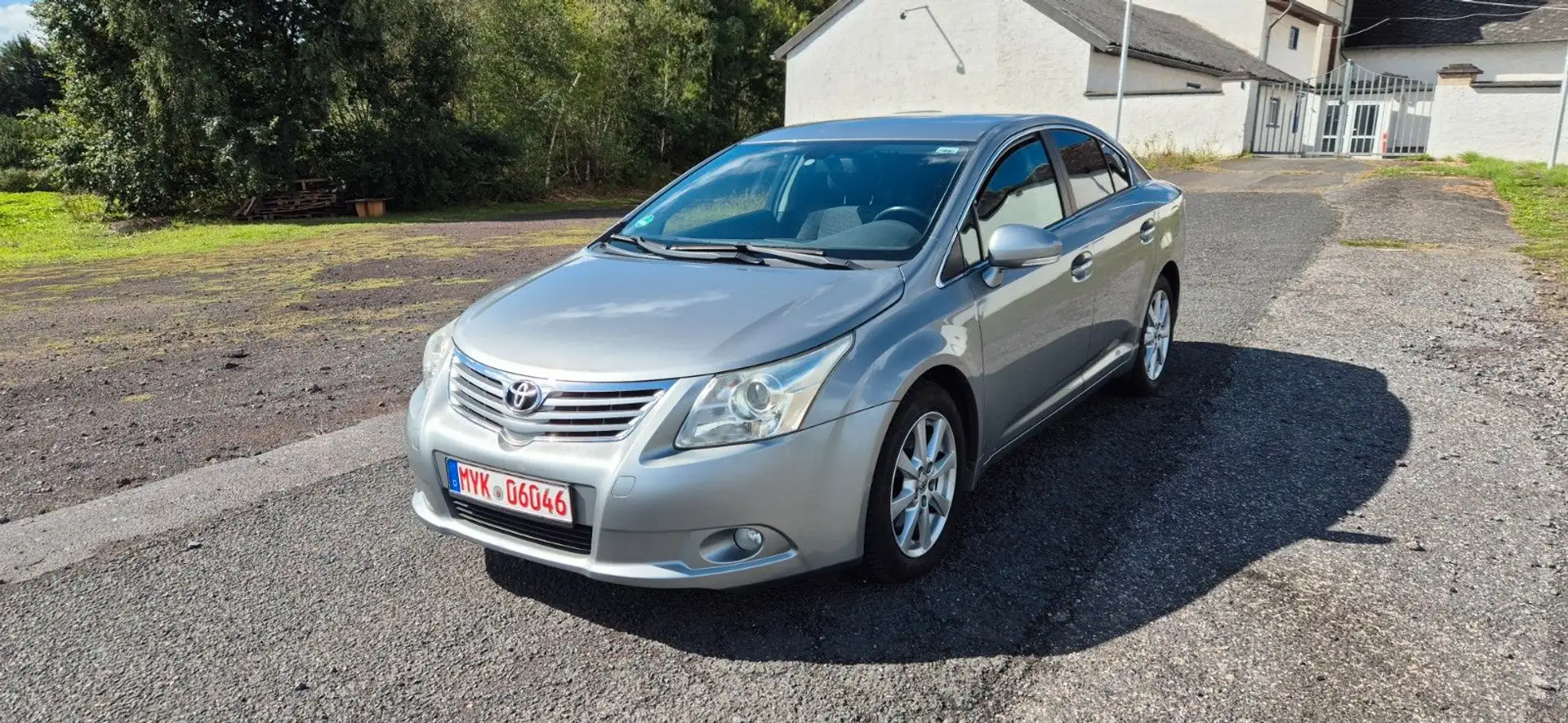 Toyota Avensis Sol 2.2 D-4D  1Hand Gris - 1