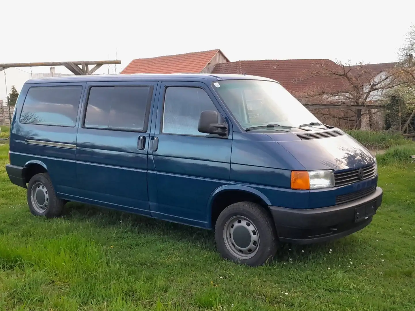 Volkswagen T4 Caravelle 3-3-3 2,4 Ds. lg. (Camper) Albastru - 1