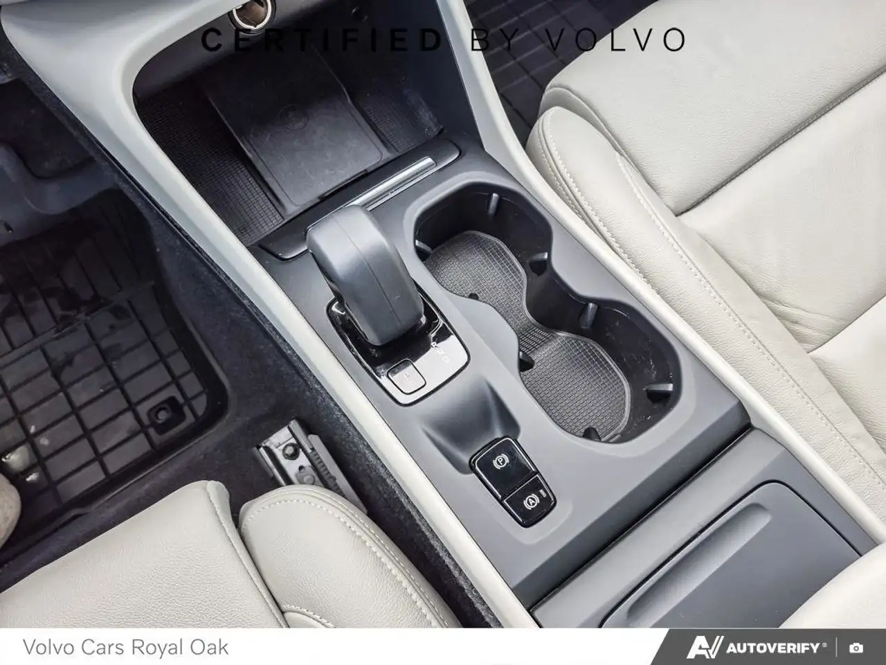 Volvo XC40 снимка Volvo XC40