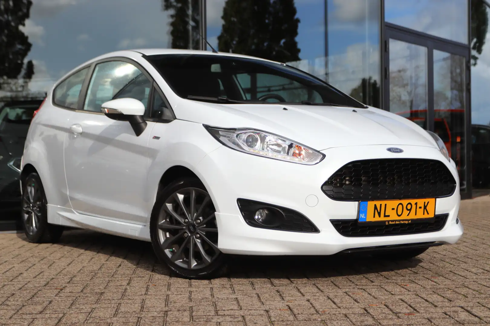 Ford Fiesta 1.0 ECOBOOST 123PK 3-DRS ST-LINE | NAVI | CLIMATE Wit - 2