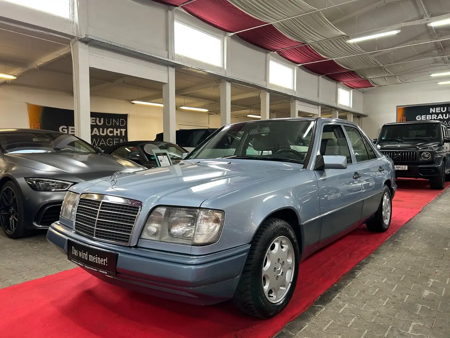 Mercedes-Benz E 250 DIESEL*1.HAND*KLIMAAUTO*H-ZULASS*TOP ZUSTA Blau - 1