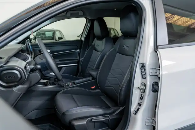 Jeep Avenger view 7