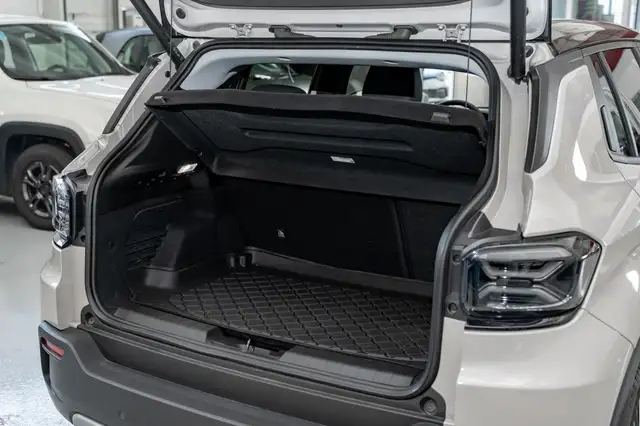 Jeep Avenger view 15