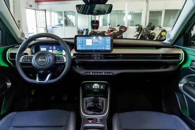 Jeep Avenger view 9