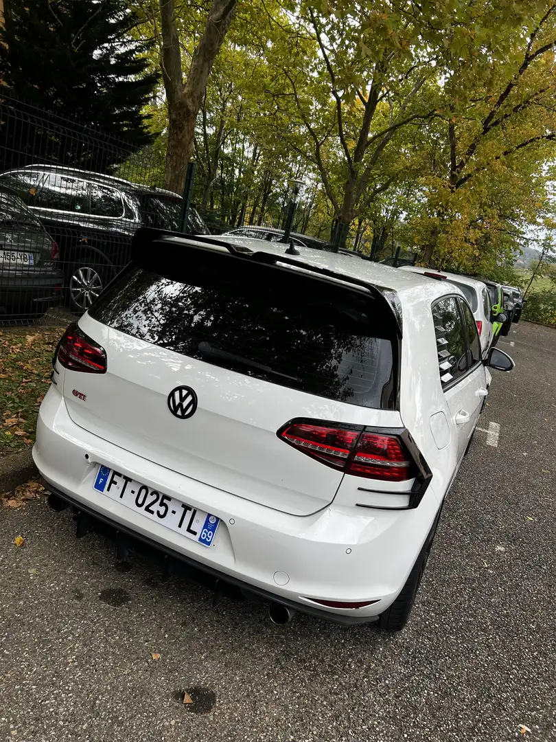 Volkswagen Golf GTI 2.0 TSI 220 BlueMotion Technology DSG6 - 1