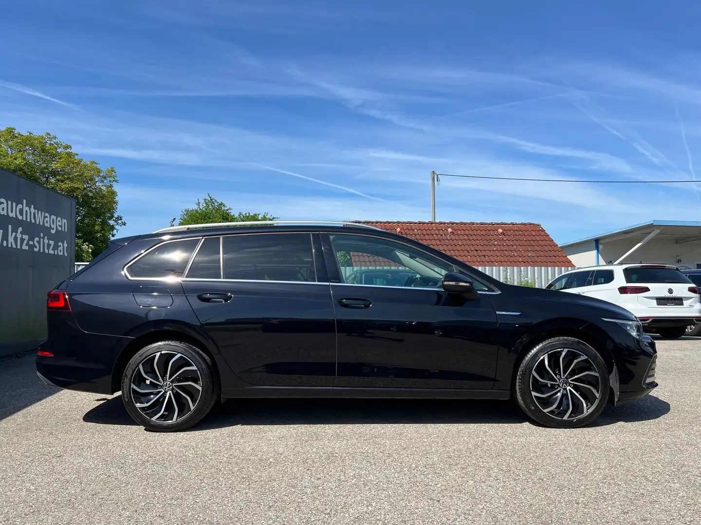Volkswagen Golf Variant 2,0 TDI Style DSG | NP: € 48.500 Schwarz - 2