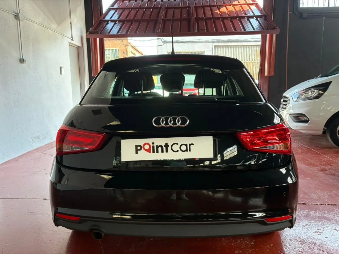 Audi A1 Pequeño Manual de 5 Puertas Negro - 2