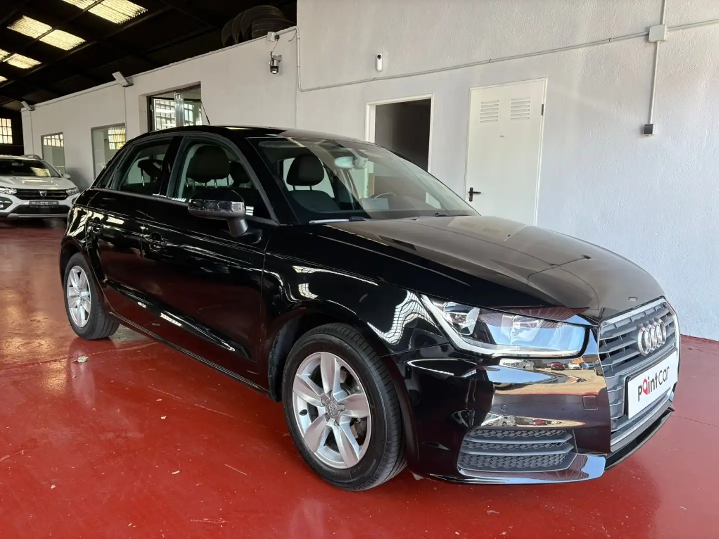 Audi A1 Pequeño Manual de 5 Puertas Negro - 1