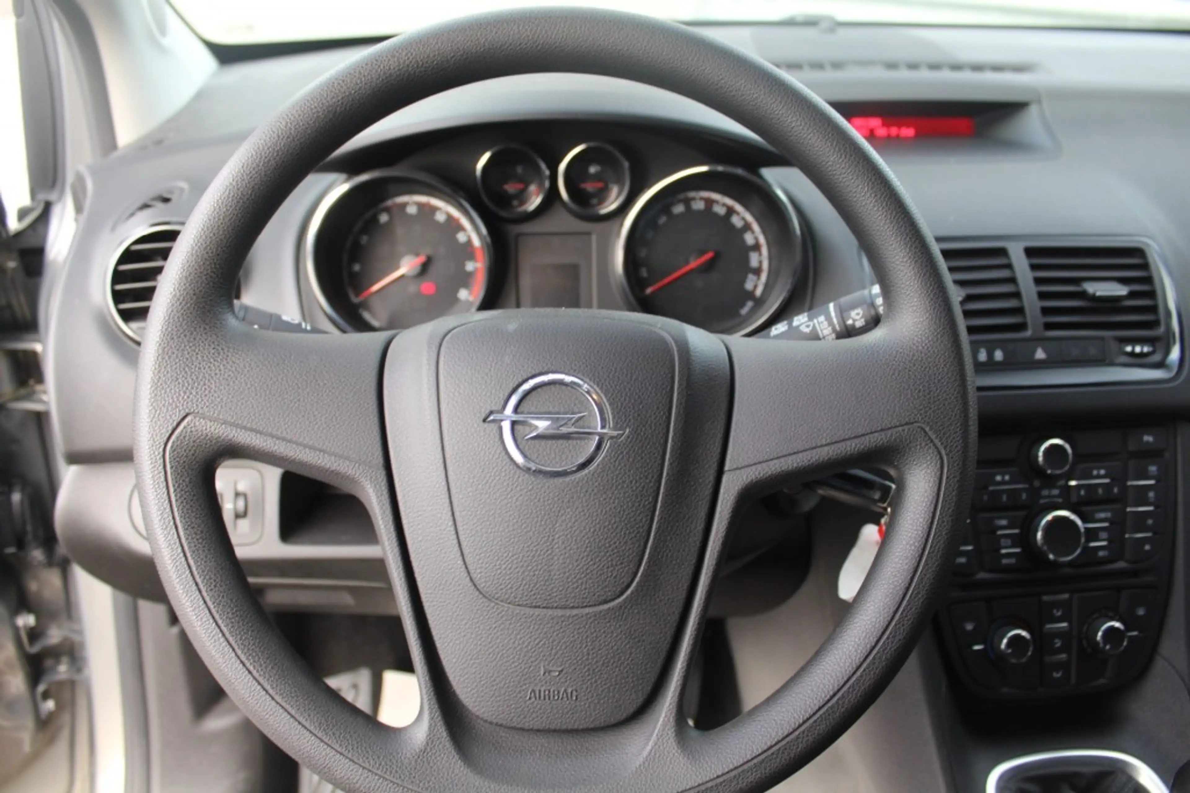 Opel Meriva - — photo 15