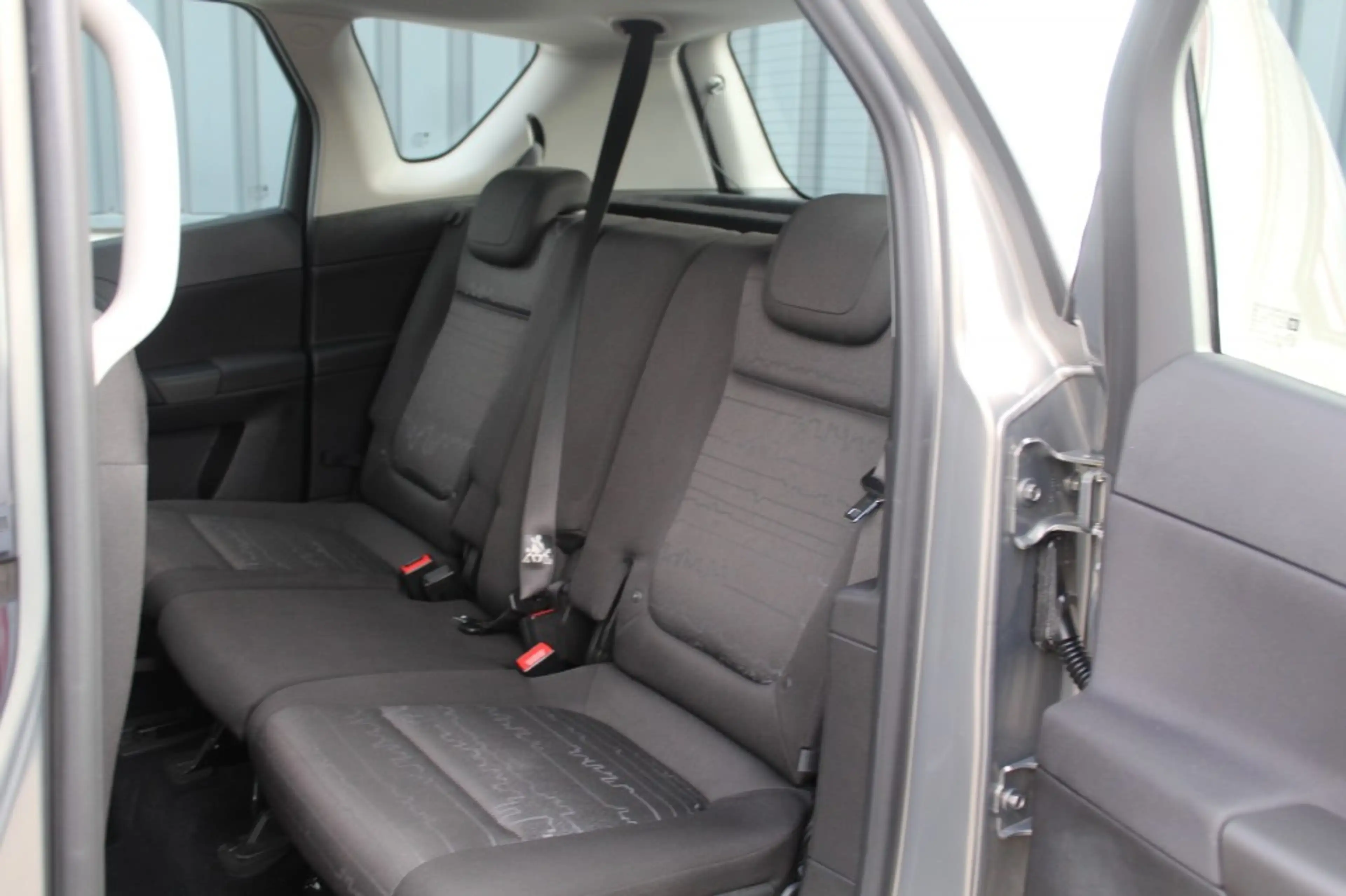 Opel Meriva - — photo 28