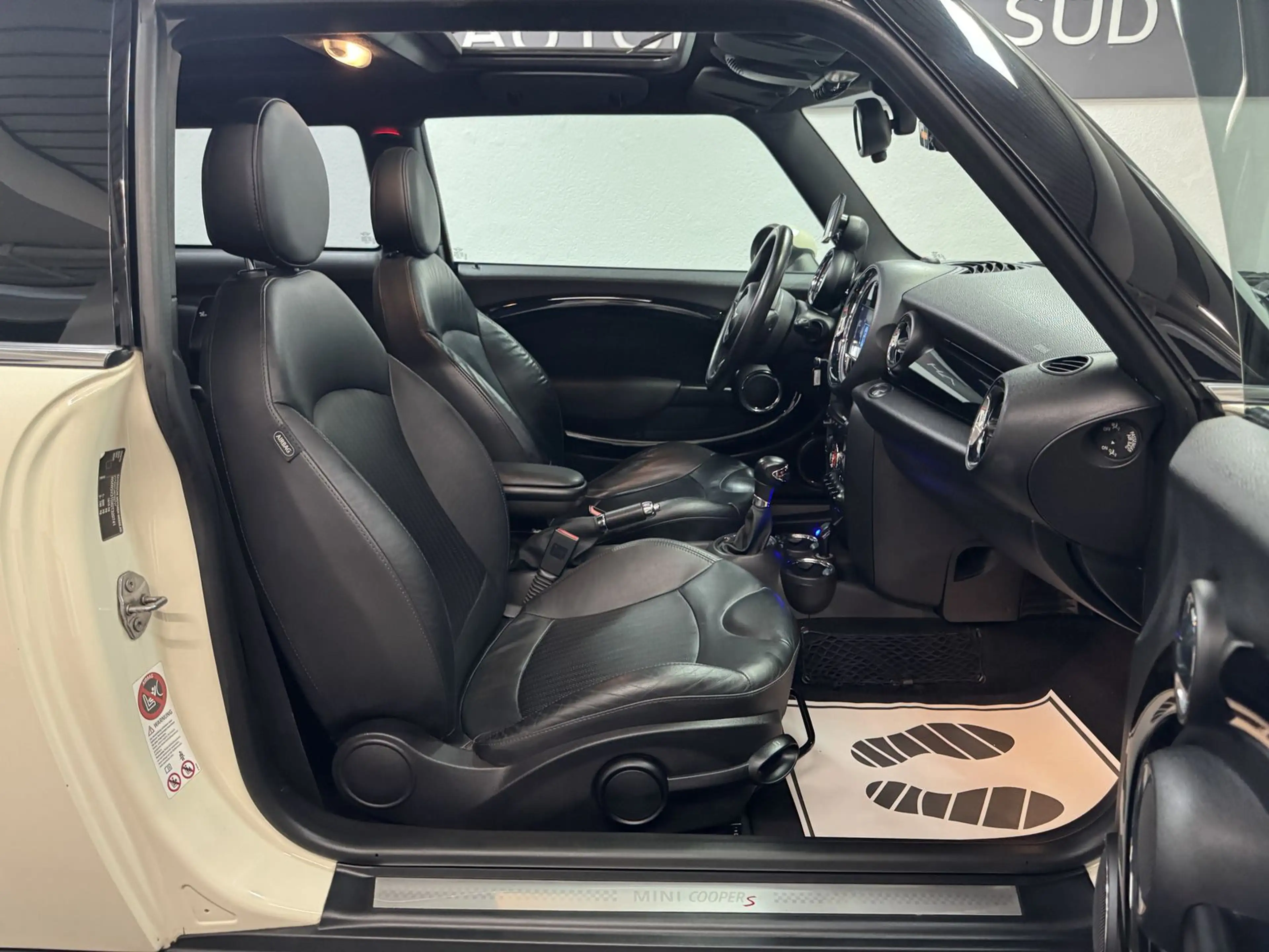MINI Cooper S *PANORAMA*XENON*LEDER* — photo 10