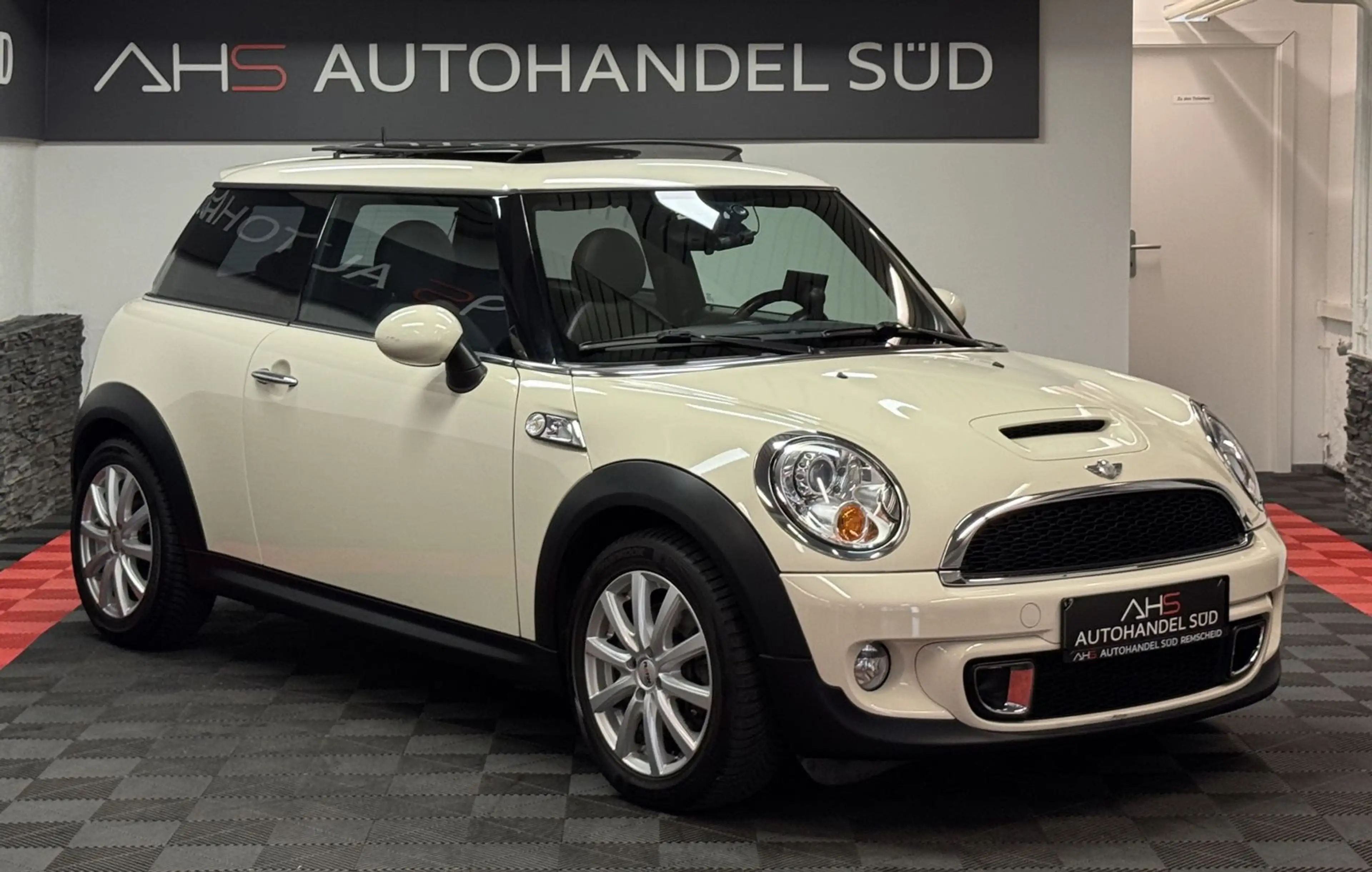MINI Cooper S *PANORAMA*XENON*LEDER* — photo 2