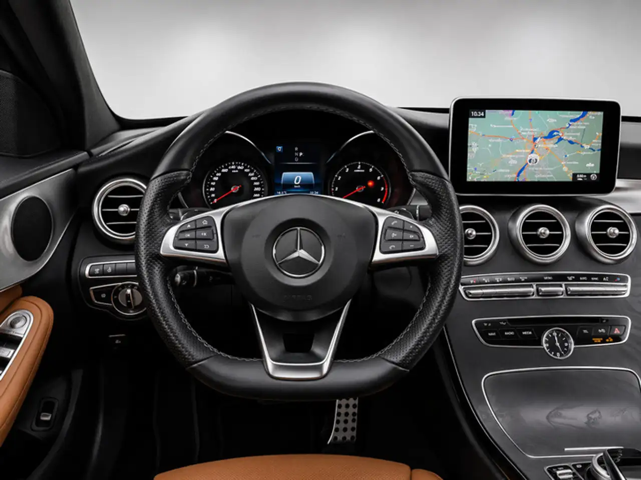 Mercedes-Benz C-Class снимка Mercedes-Benz C-Class
