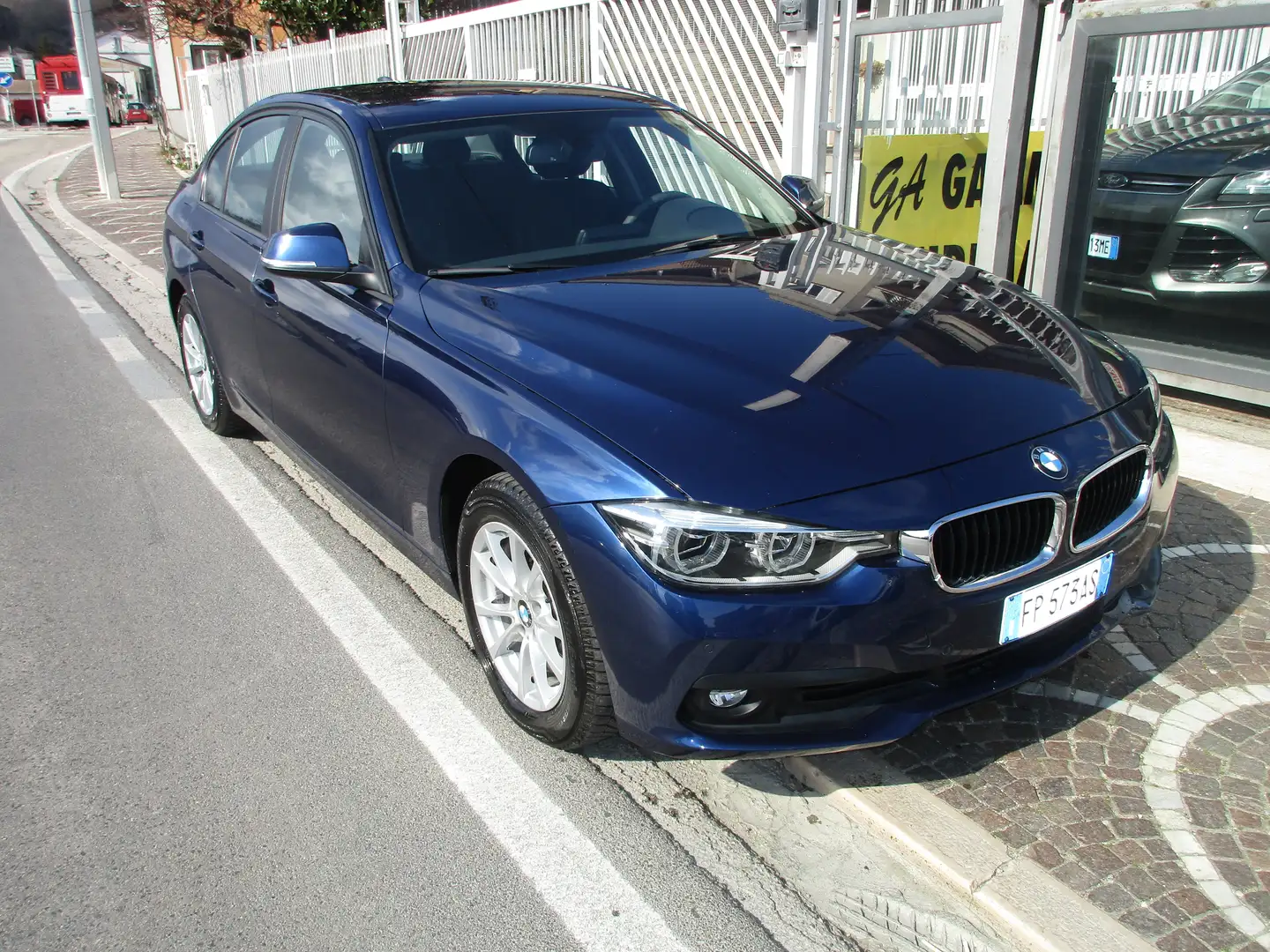BMW 318 Business Advantage auto FULL OPTIONAL GARANTITO Blauw - 1