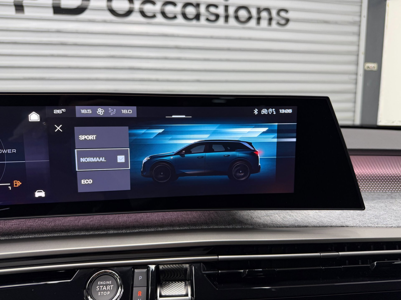 Peugeot 5008 1.2 Hybrid 145 GT Executive - 7P - Demo - Massage — photo 47