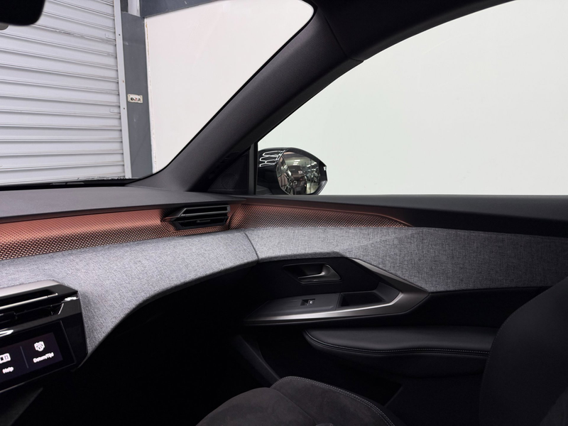 Peugeot 5008 1.2 Hybrid 145 GT Executive - 7P - Demo - Massage — photo 18