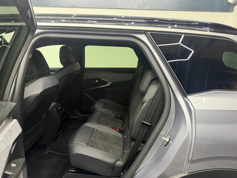 Peugeot 5008 1.2 Hybrid 145 GT Executive - 7P - Demo - Massage — photo 12