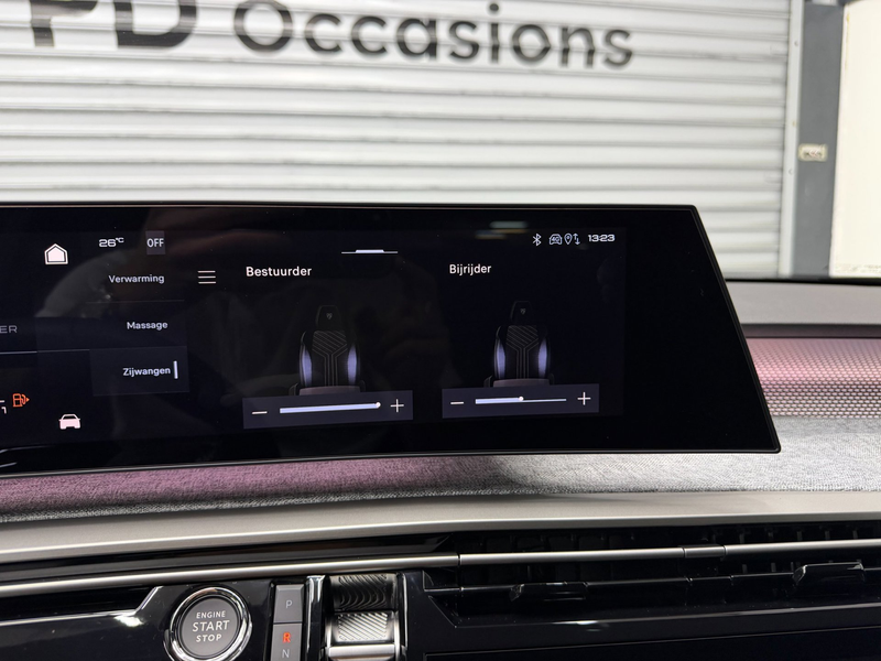 Peugeot 5008 1.2 Hybrid 145 GT Executive - 7P - Demo - Massage — photo 44