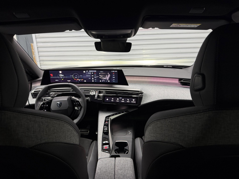 Peugeot 5008 1.2 Hybrid 145 GT Executive - 7P - Demo - Massage — photo 23