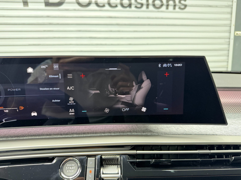 Peugeot 5008 1.2 Hybrid 145 GT Executive - 7P - Demo - Massage — photo 32