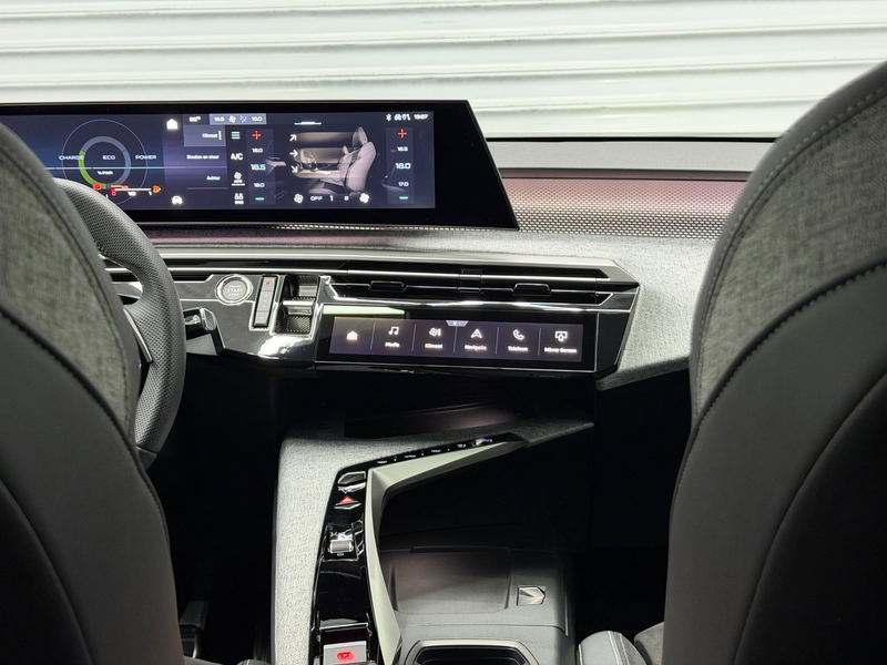 Peugeot 5008 1.2 Hybrid 145 GT Executive - 7P - Demo - Massage — photo 24