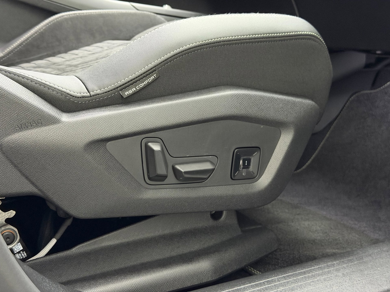 Peugeot 5008 1.2 Hybrid 145 GT Executive - 7P - Demo - Massage — photo 21