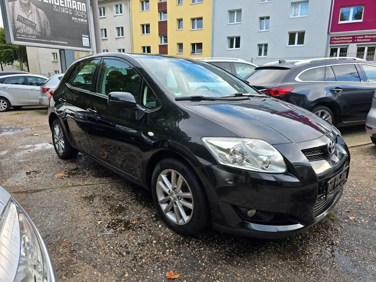 Toyota Auris Team Schwarz - 1