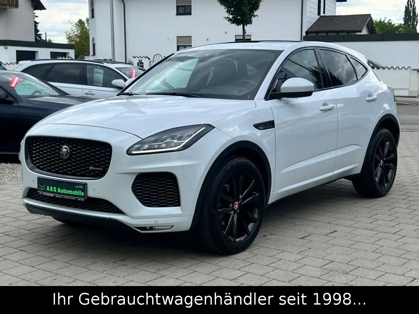 Jaguar E-Pace Chequered Flag AWD R-Dynamic HUD/PANO/CAM Weiß - 2