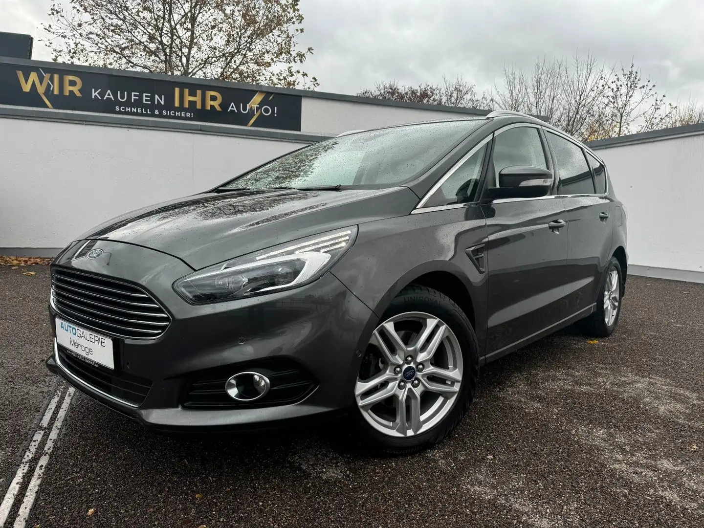 Ford S-Max S-MAX 2.0 Aut. Titanium LEDER/NAVI/LED/AHK/ALU Gris - 1