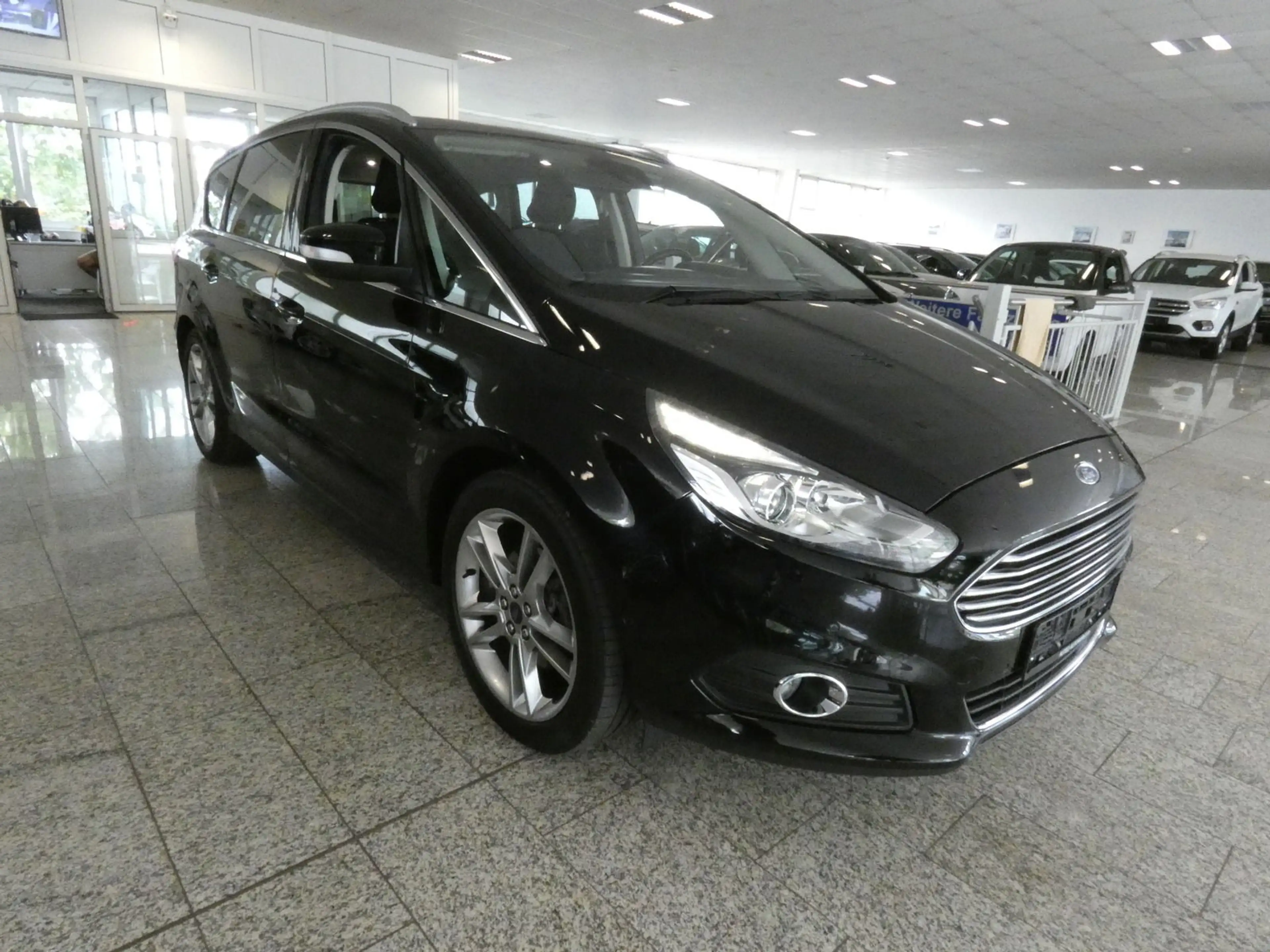 Ford S-Max 1.5 Titanium 7-SITZE+NAV+SITZHEIZ+SPURHALT — photo 3