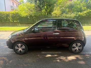 Ypsilon 1.2 Argento benzina Km. 78.000