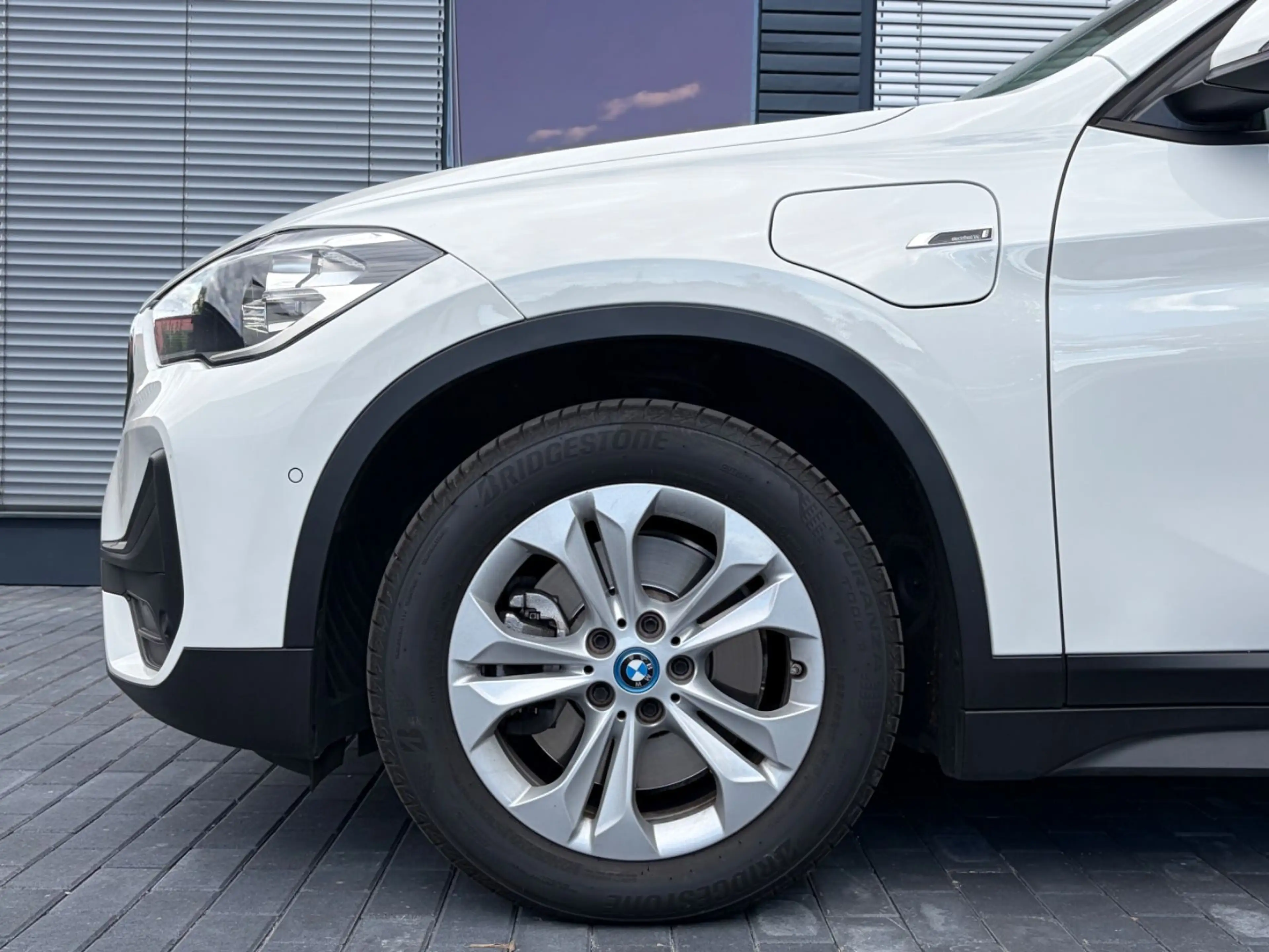 BMW X1 xDrive 25 e Advantage/NAVI/LEDER/8 FACH/PDC/S — photo 5
