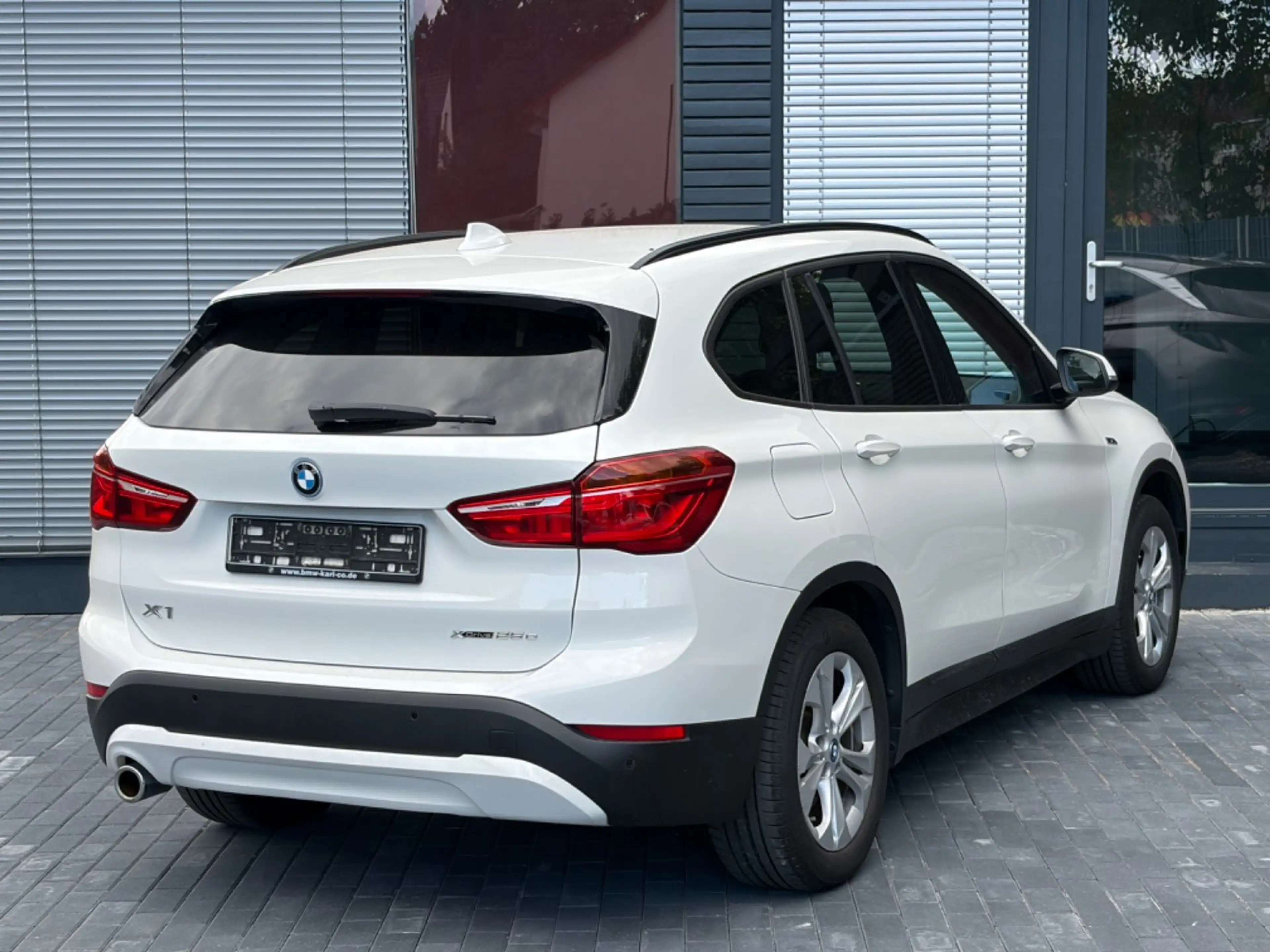 BMW X1 xDrive 25 e Advantage/NAVI/LEDER/8 FACH/PDC/S — photo 8