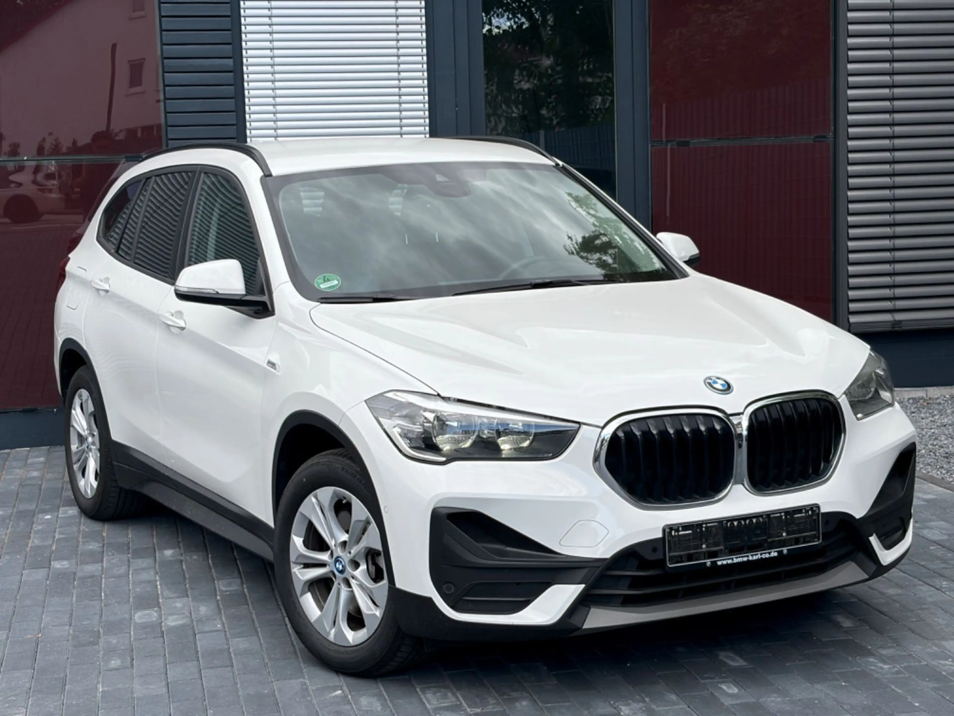BMW X1 xDrive 25 e Advantage/NAVI/LEDER/8 FACH/PDC/S — photo 3