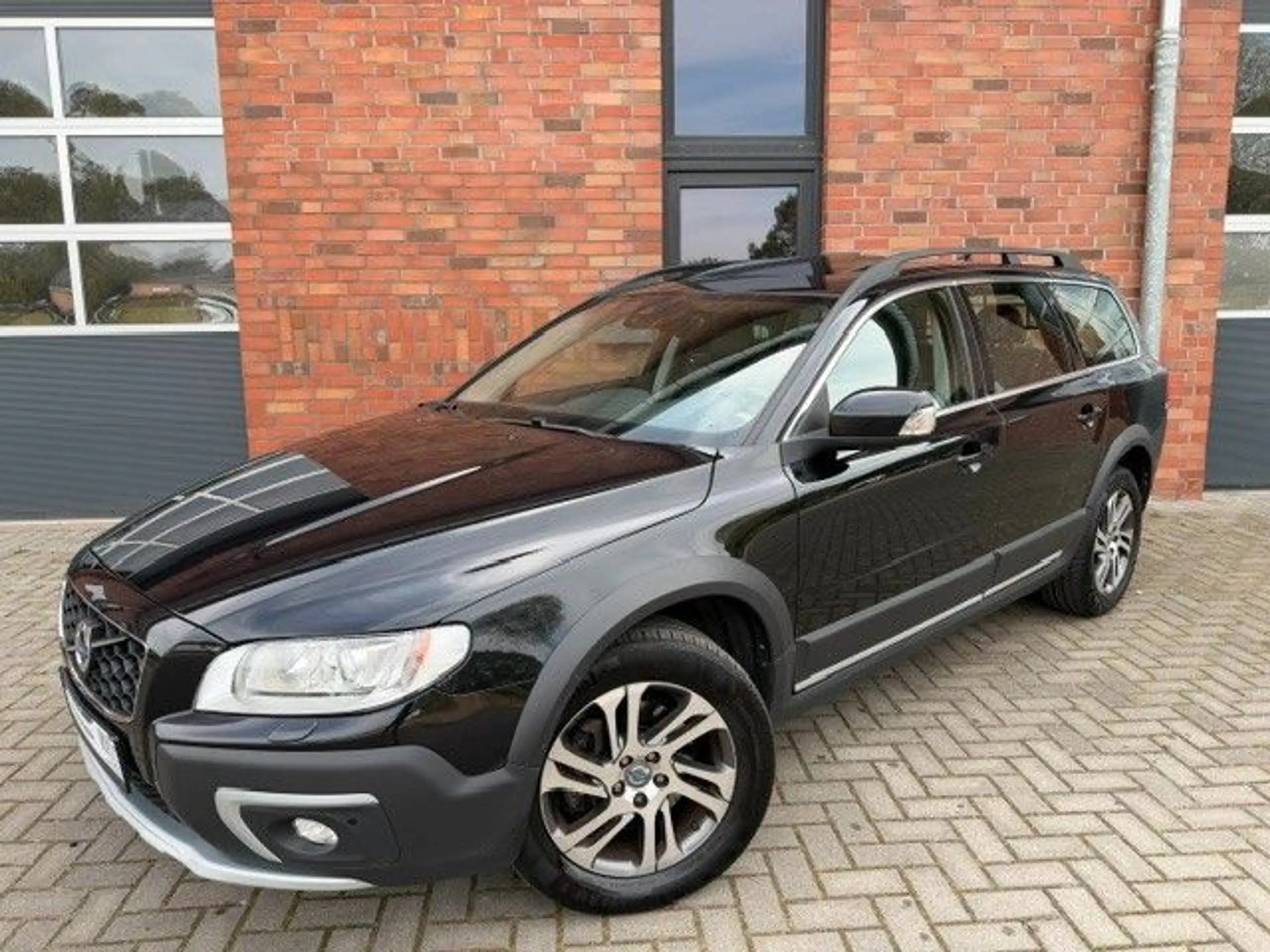 Volvo XC70 SUMMUM 2WD AUT,DACH,STANDHEIZUNG,XENON