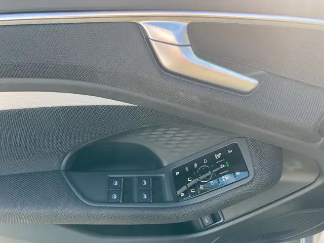 Audi A6 view 8