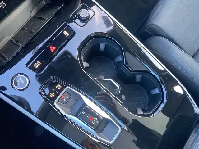 Audi A6 view 11