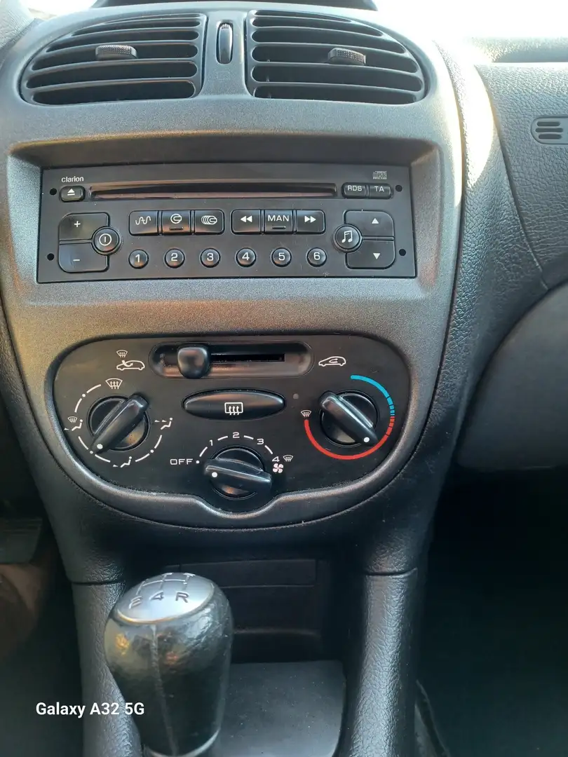 Peugeot 206 206 1.4e 75ch Trendy Gris - 2
