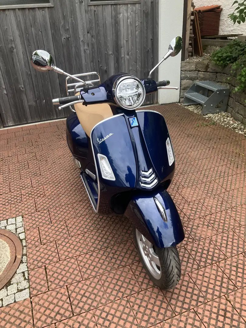 Vespa GTS 300 Modrá - 1