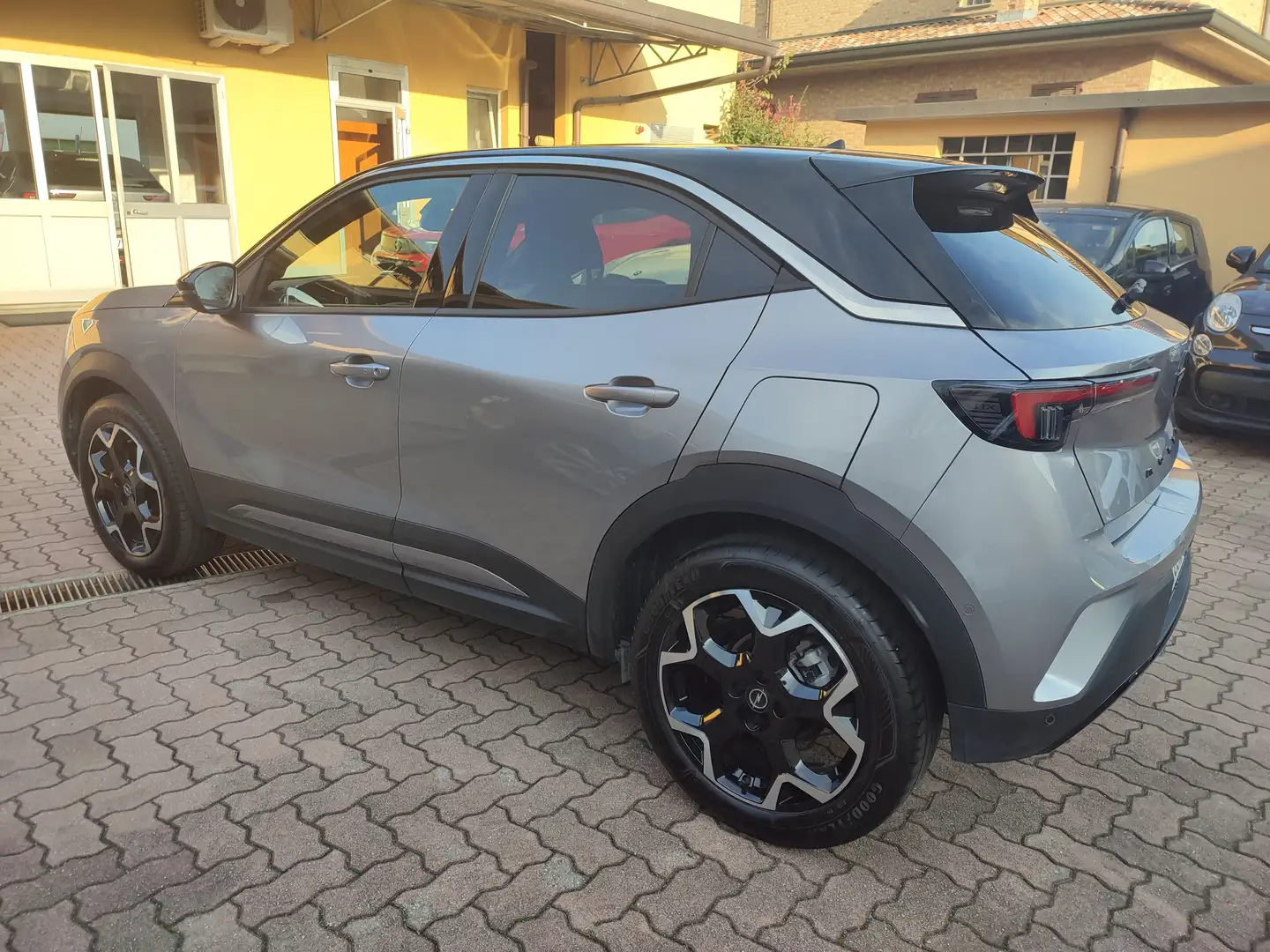 Opel Mokka Mokka 1.2 t Ultimate 136 cv Formula Guida Sicuro ! Grigio - 2
