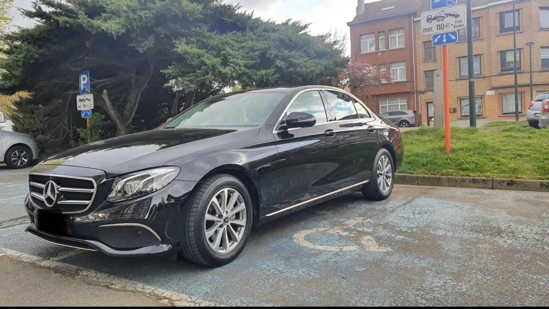 Mercedes-Benz E 200 d Business Solution AMG(EU6d-TEMP - 2
