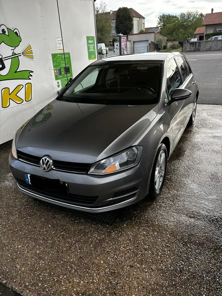 Volkswagen Golf Standard Model