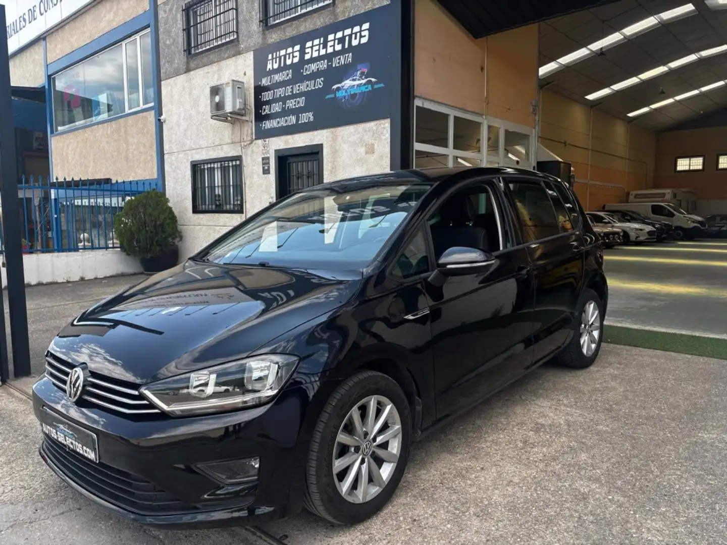 Volkswagen Golf Sportsvan 1.6TDI CR BMT Bluemotion 81kW Negro - 1